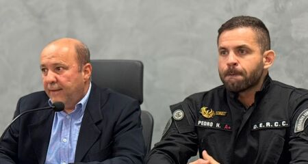 Ivan Barreira do Departamento de Polícia Especializada e o delegado Pedro Cunha, responsável pela Delegacia Especializada de Repressão a Crimes Cibernéticos (DERCC)