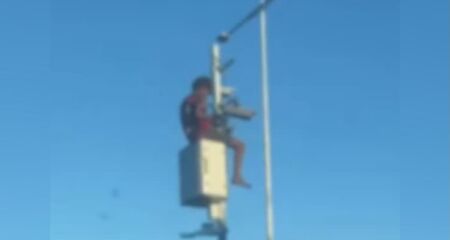 Ação foi registrada por motoristas que passavam pelo local