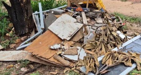 Moradores trocaram soco e at&eacute; usaram caso de vassoura no meio da briga