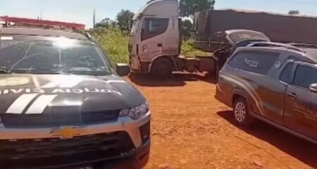 O veículo estava estacionado nas proximidades de um posto de combustível