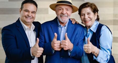 Presidente aparece ao lado do candidato e de Dona Gilda em vídeo divulgado pela campanha