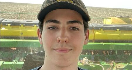 Jovem está internado há 20 dias no Hospital Israelita Albert Einstein; procedimento marcou a retirada de drenos usados no controle da pressão intracraniana