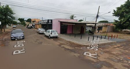 Vítima perdeu o controle da direção e colidiu de frente com veículo de passageiros na Vila Taquarussu