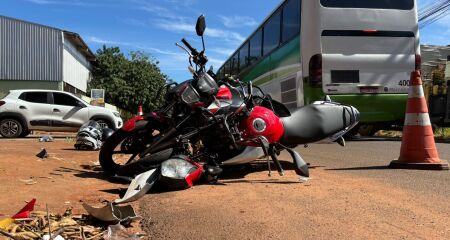 O jovem desobedeceu às ordens de parada da polícia e fugiu em alta velocidade