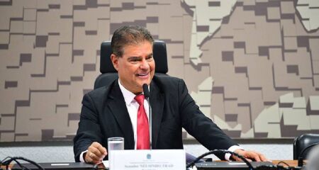 Nelsinho Trad celebra aprovação