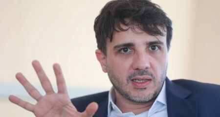 Renan volta a ser candidato a presidente