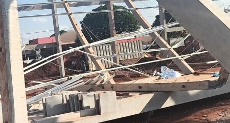 Durante o resgate, os militares precisaram entrar na &aacute;rea usando equipamentos de prote&ccedil;&atilde;o, j&aacute; que havia risco de novos desabamentos