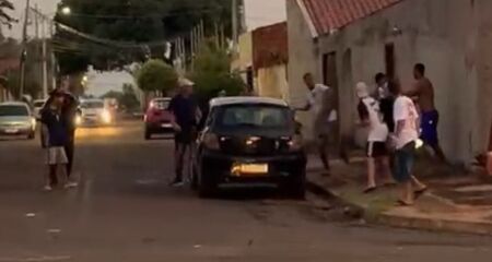Os envolvidos teriam trocado agressões e garrafadas