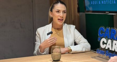 Gestão emocional antes da fala é o principal pilar para a Comunicação Não Violenta, aponta Tayene Noara