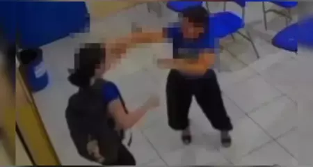 O caso foi registrado na noite dessa sexta-feira (11/9), em Cametá, no Pará (PA). A professora foi golpeada nas costas