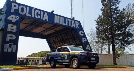 Vítima estava em prisão administrativa no 4º Batalhão e foi atingida no rosto e no abdômen; Corregedoria acompanha investigação