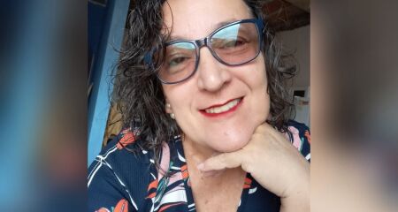 A empres&aacute;ria foi baleada na cabe&ccedil;a pelo irm&atilde;o, que tirou a pr&oacute;pria vida no local; Vera Lucia Rossate da Cunha estava sendo culpada pela interna&ccedil;&atilde;o para tentar ajudar Judicrei Rossatte da Cunha a se livrar das drogas