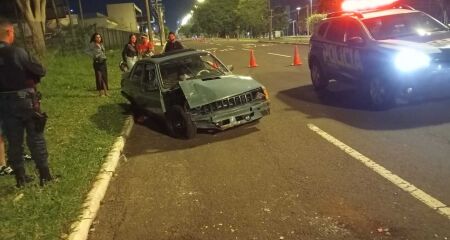 O condutor do Chevette realizava manobras perigosas quando perdeu o controle do veículo
