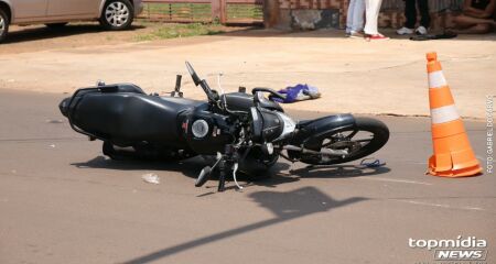 Mulher sofreu sangramento na cabeça e fratura na perna; motorista foi agredido por populares antes de ser preso