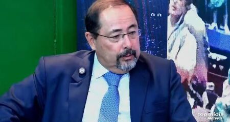 Advogado ajuda a cuidar das a&ccedil;&otilde;es do cumprimento de pena domiciliar de Bolsonaro