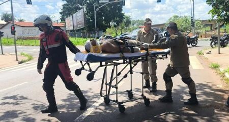 Vítima foi socorrida em estado grave e levada à Santa Casa