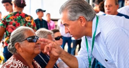 Candidato ao Senado, Azambuja destacou que projeto de 2015 alcançou cerca de 250 mil pacientes e realizou mais de 80 mil cirurgias