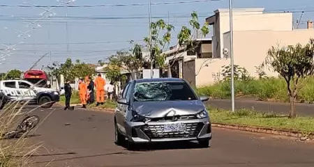 Vítima estava em uma bicicleta elétrica quando carro bateu nela