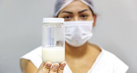 Unidade precisa de cerca de 100 litros por mês para alimentar quase 30 recém-nascidos internados; coleta domiciliar é realizada em quatro municípios