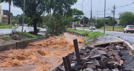 Chuva levou proteção contra erosão