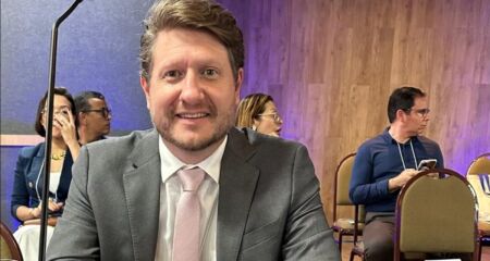 Felini volta ao governo agora na Comunicação
