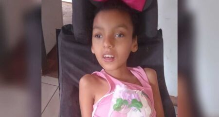 Diante da dor, a fam&iacute;lia est&aacute; tentando fazer o funeral da pequena Hadassa Pietra