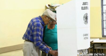 Eleitor far&aacute; seis escolhas no primeiro turno; vota&ccedil;&atilde;o come&ccedil;a por deputado federal e termina com presidente