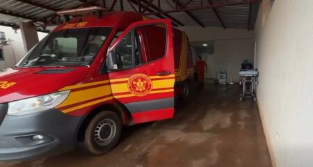 Ela estava com o irmão de 2 anos no veículo quando o acidente aconteceu