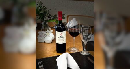 Jantar será realizado nesta sexta-feira (9), com quatro etapas gastronômicas; parte da arrecadação será destinada ao Hospital de Câncer da Capital