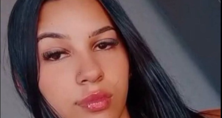 A motocicleta em que a vítima estava era conduzida por outra jovem de 19 anos