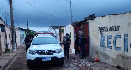 Componentes foram encontrados durante fiscalização na madrugada desta quarta-feira (14), após furto de equipamento da sinalização