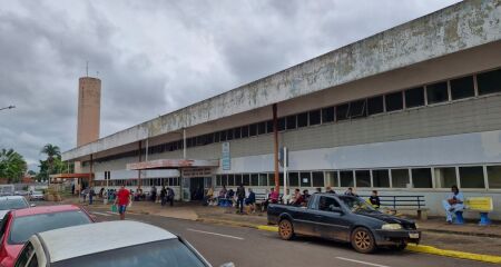 Os pacientes esperavam o atendimento na manh&atilde; desta quinta-feira no CEM, em Campo Grande
