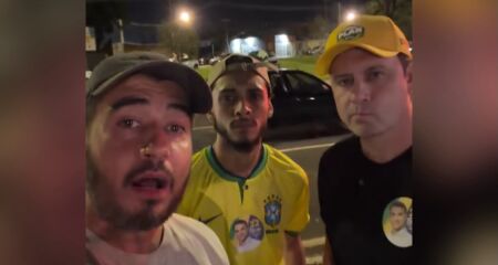 Grava&ccedil;&atilde;o mostra vereador e deputado estadual eleito provocando sobre presen&ccedil;a de petistas na universidade, junto com o vereador Rafael Tavares (PL); epis&oacute;dio ocorre em meio a den&uacute;ncias sobre manifesta&ccedil;&otilde;es pol&iacute;ticas em institui&ccedil;&otilde;es de ensino
