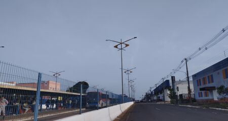 Apesar do predomínio de sol e variação de nebulosidade, há possibilidade de pancadas de chuva