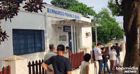 Movimentação foi registrada às 6h40 deste domingo (25), na Escola Bernardo Franco Baís, na Vila Carvalho