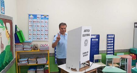 Ap&oacute;s votar em Campo Grande, senador defendeu respeito ao resultado das urnas, criticou o fanatismo pol&iacute;tico e pediu pacifica&ccedil;&atilde;o do pa&iacute;s