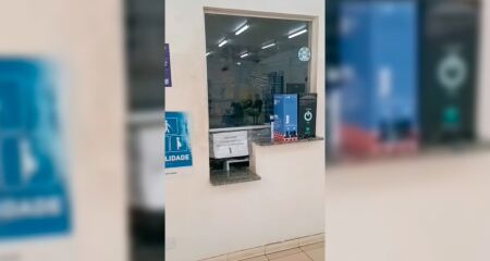 Farm&aacute;cia estava fechada para reuni&atilde;o e fam&iacute;lia precisou buscar atendimento na UPA Leblon onde menina chegou com 39&deg;C de febre