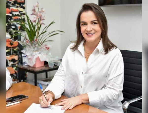 Prefeita Adriane Lopes