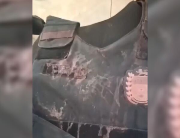 Em v&iacute;deo Darlan mostra farda ensanguentada e agradece pela vida