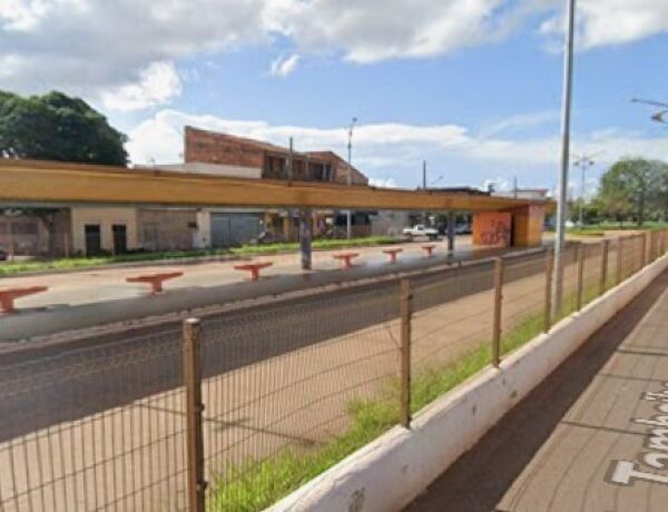 Ambas foram abordadas por dois suspeitos em uma motocicleta 