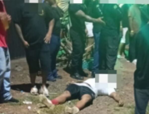 V&iacute;tima teria sido agredida por quatro homens no local