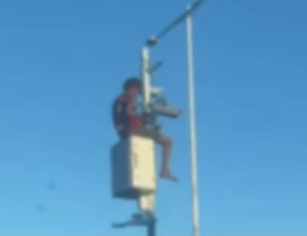 A&ccedil;&atilde;o foi registrada por motoristas que passavam pelo local