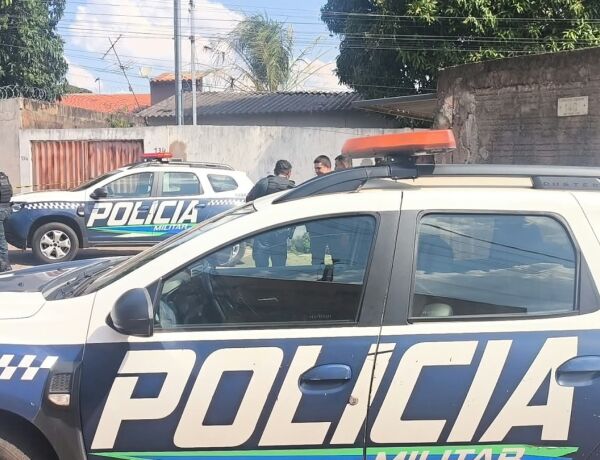 Jovem de 23 anos contou que j&aacute; foi perseguida no bairro e precisou correr por becos para escapar; regi&atilde;o foi palco de ocorr&ecirc;ncia que terminou com suspeito baleado pela PM