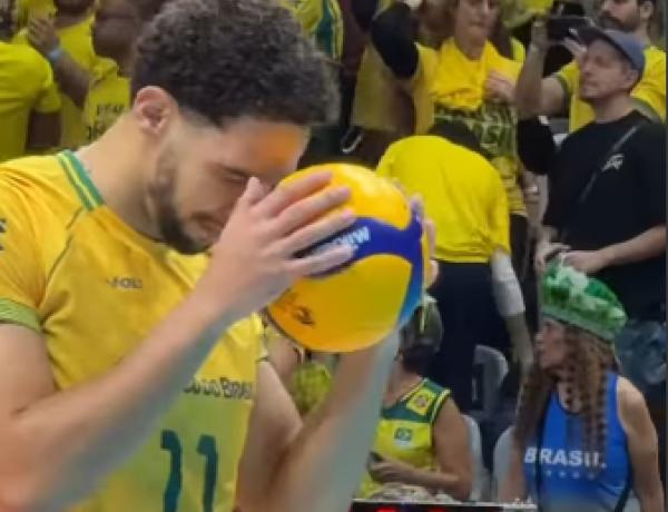 Central foi titular na vit&oacute;ria por 3 sets a 0 sobre a Argentina, que deu ao Brasil o t&iacute;tulo sul-americano e a classifica&ccedil;&atilde;o para Los Angeles