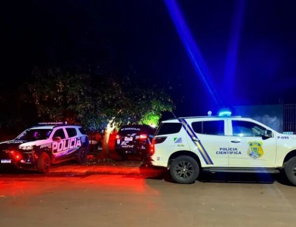 Os disparos teriam sido efetuados por dois homens em uma moto