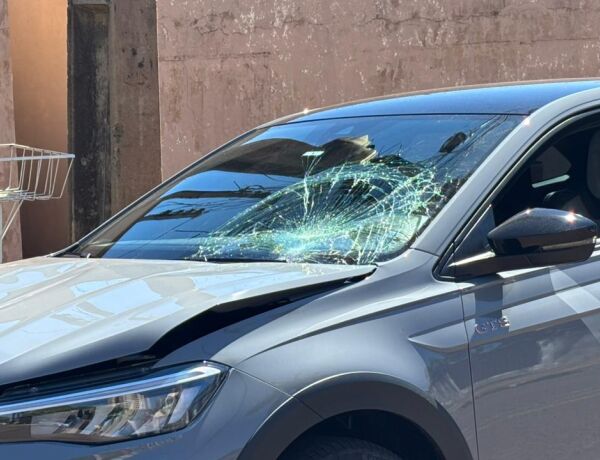 Acidente aconteceu em cruzamento entre as ruas Cl&oacute;ves Bevil&aacute;gua e Alu&iacute;sio de Azevedo