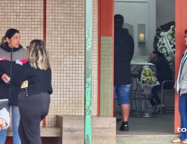 Filho mais velho ficou preocupado com a av&oacute;, que passou mal ao receber a not&iacute;cia da morte