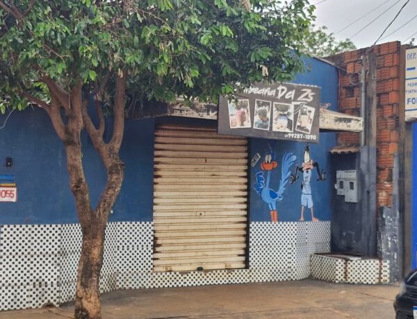 A v&iacute;tima foi socorrida por testemunhas ap&oacute;s ser atingida pelo disparo