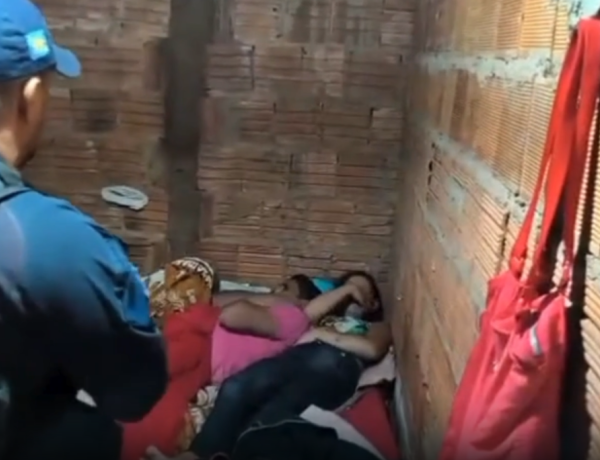 V&iacute;tima estava trancada no quarto com o suspeito, que se recusava a abrir a porta