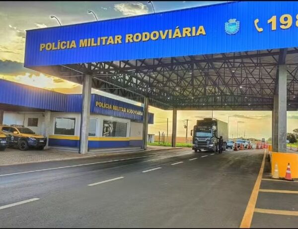 Militar se entregou ap&oacute;s negocia&ccedil;&atilde;o; trecho da rodovia chegou a ser interditado em Guia Lopes da Laguna